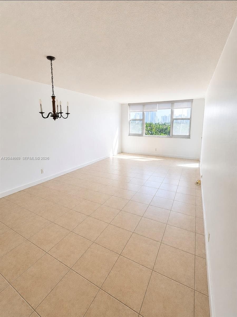 3180 S Ocean Dr 621 photo 2