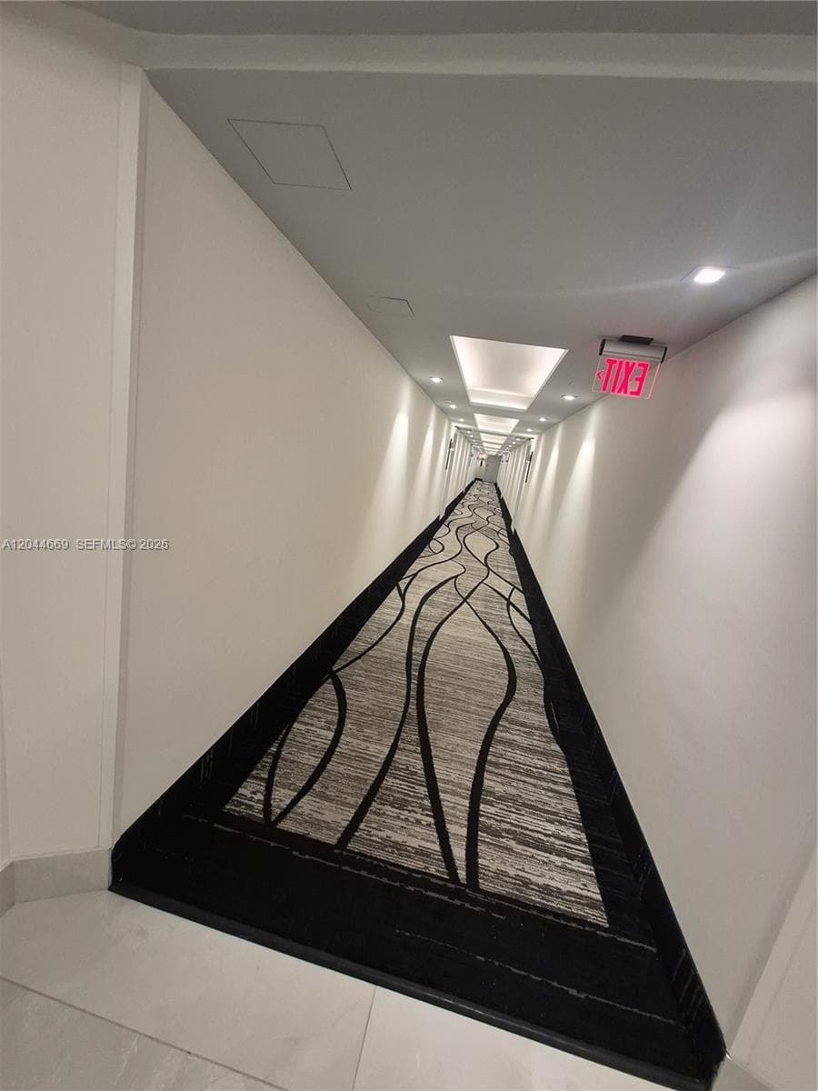 3180 S Ocean Dr 621 photo 7