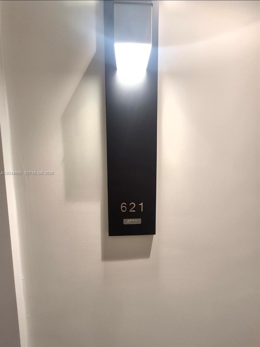3180 S Ocean Dr 621 photo 1