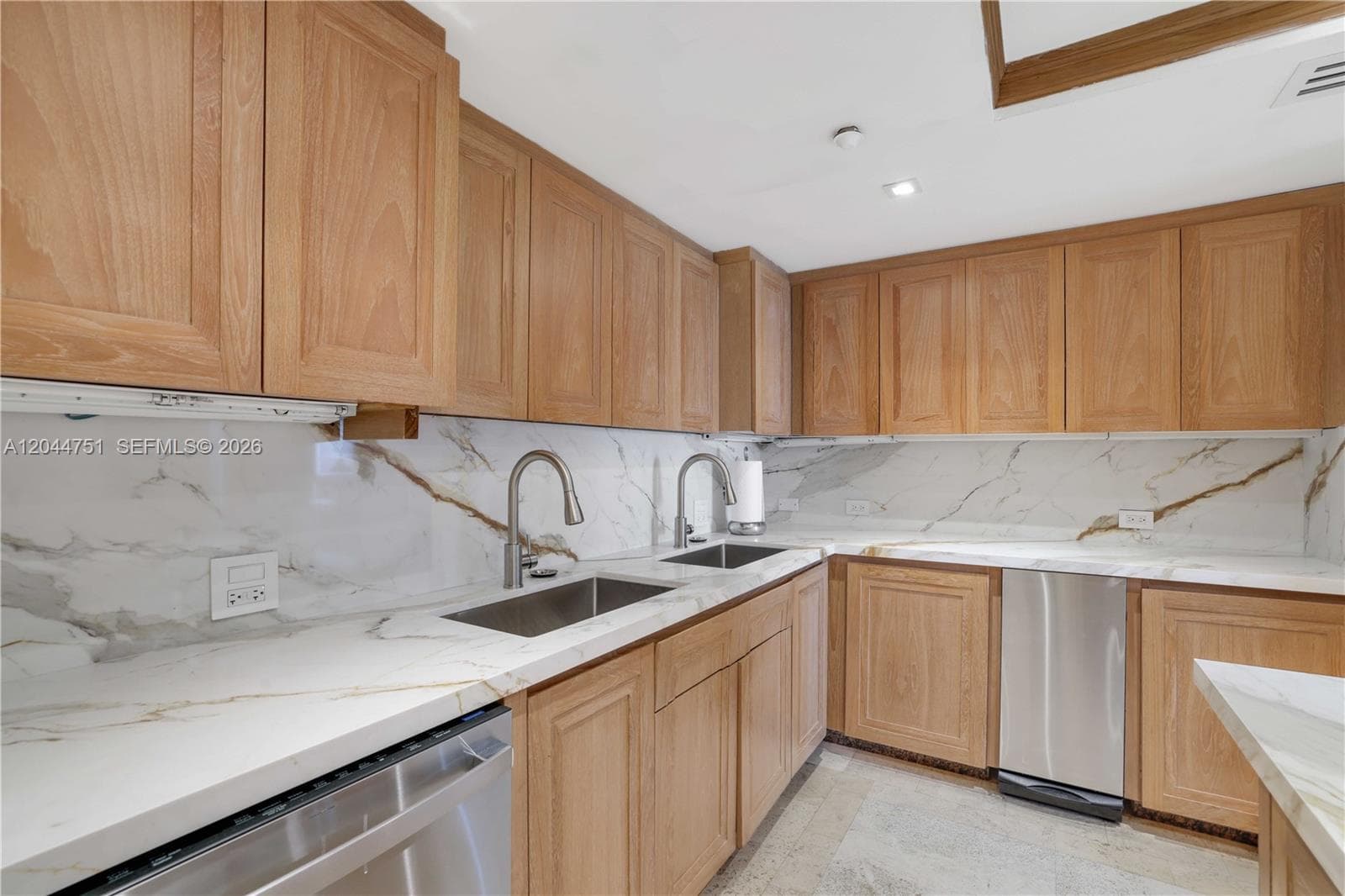 5025 Collins Ave 1103-1104-1105 photo 10