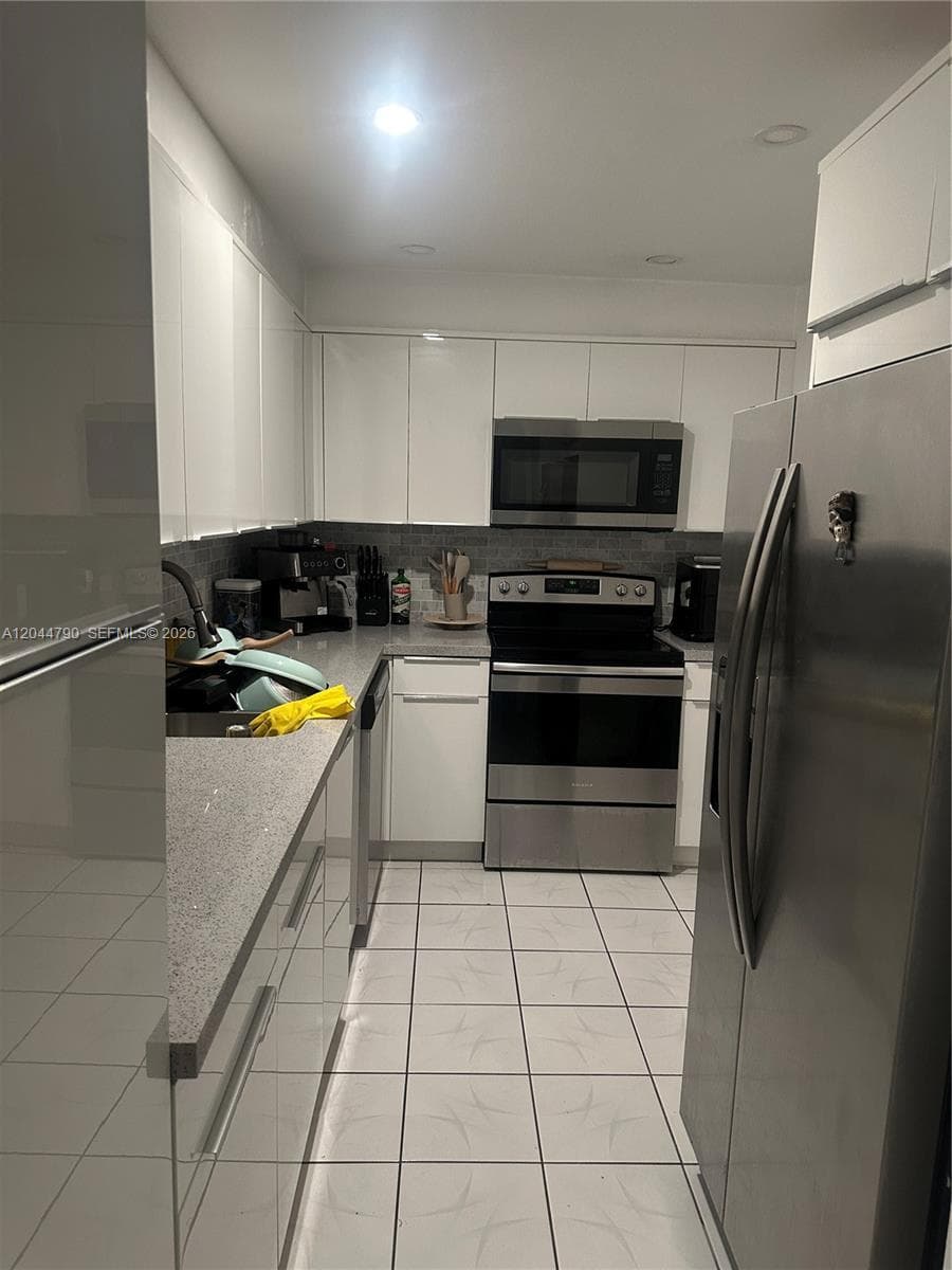 9225 Collins Ave 303 photo 9