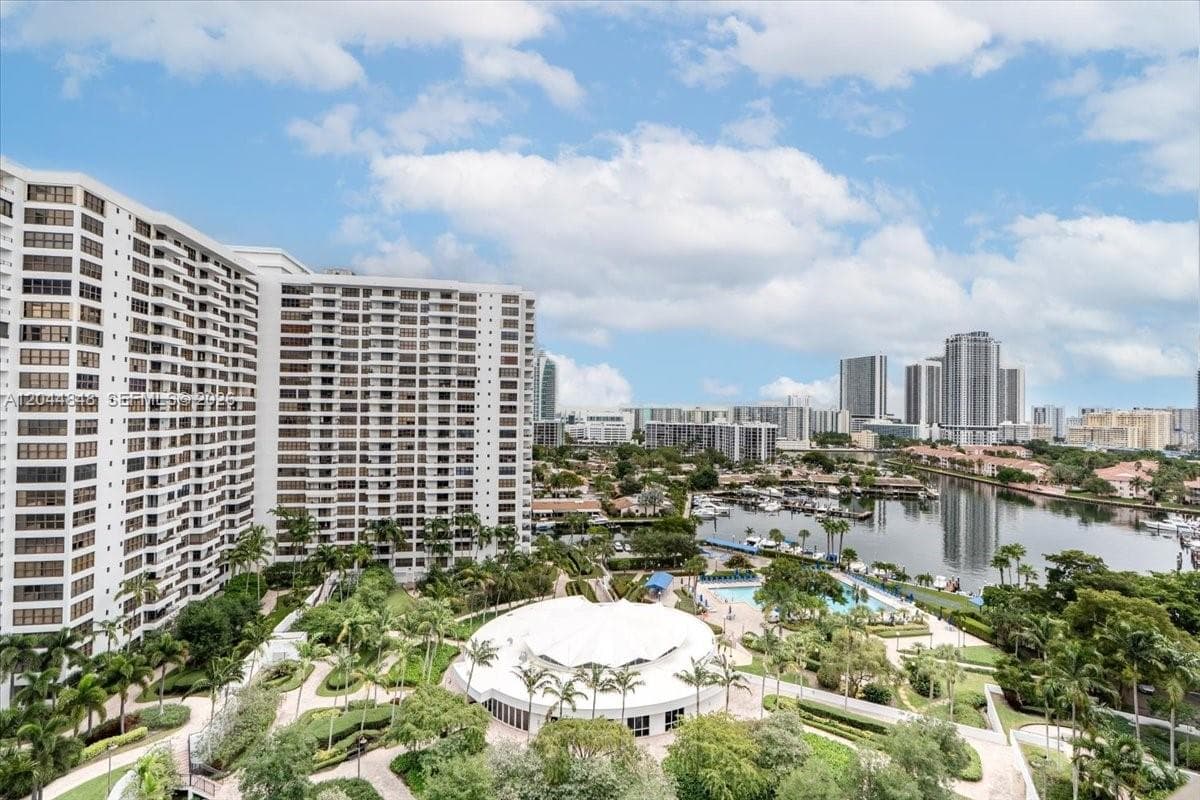 600 Three Islands Blvd 1413 photo 1