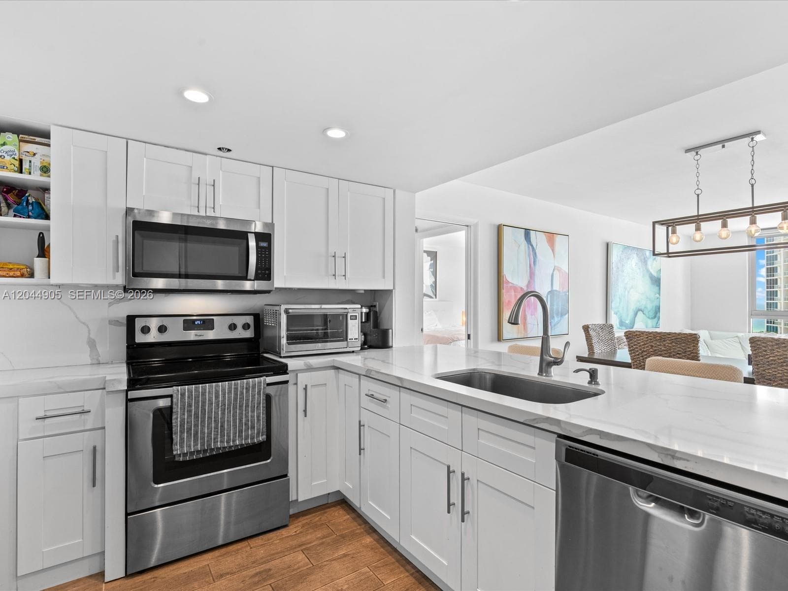 400 S Pointe Dr 1102 photo 14