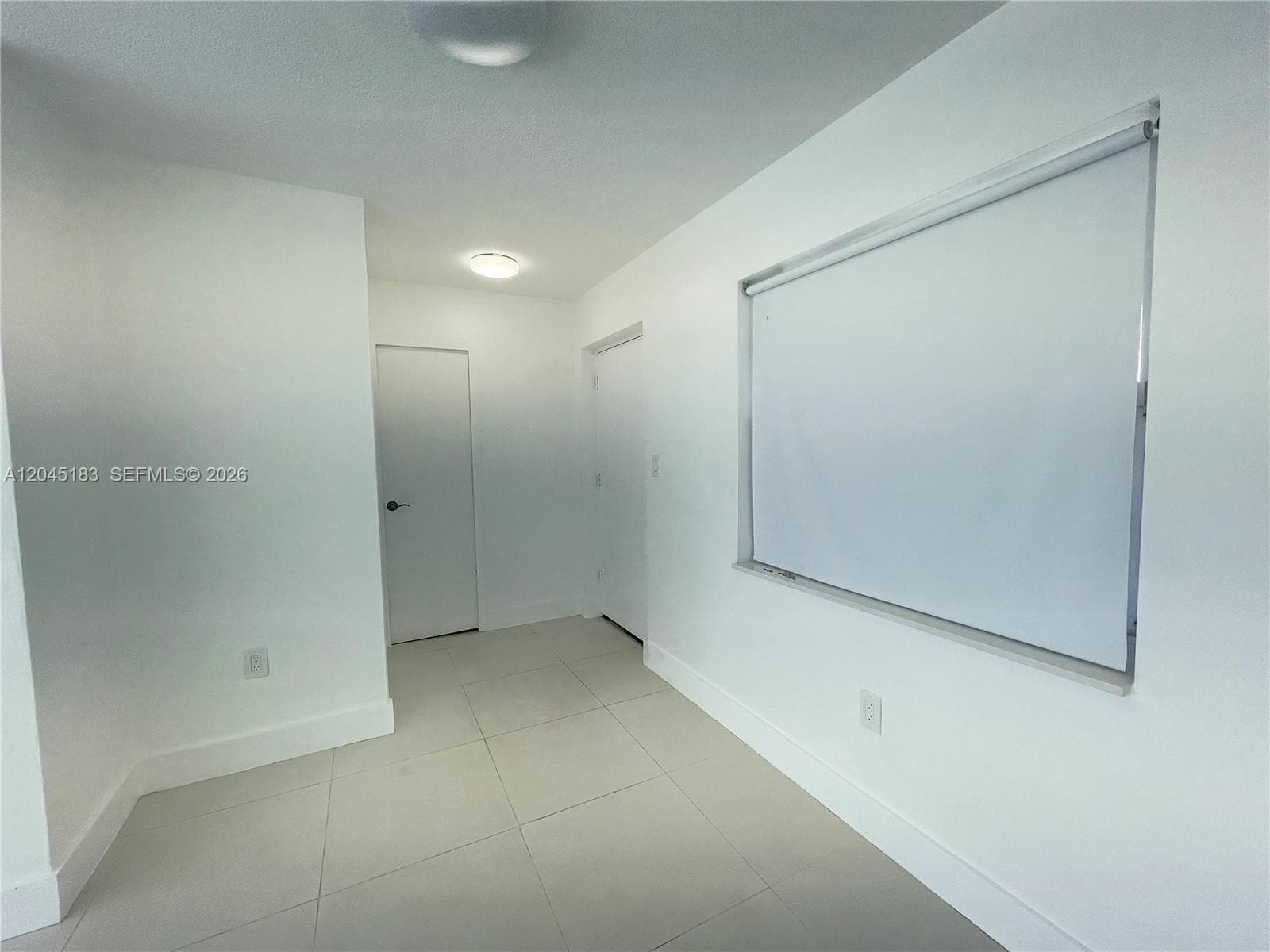 220 Kings Point Dr 502 photo 15