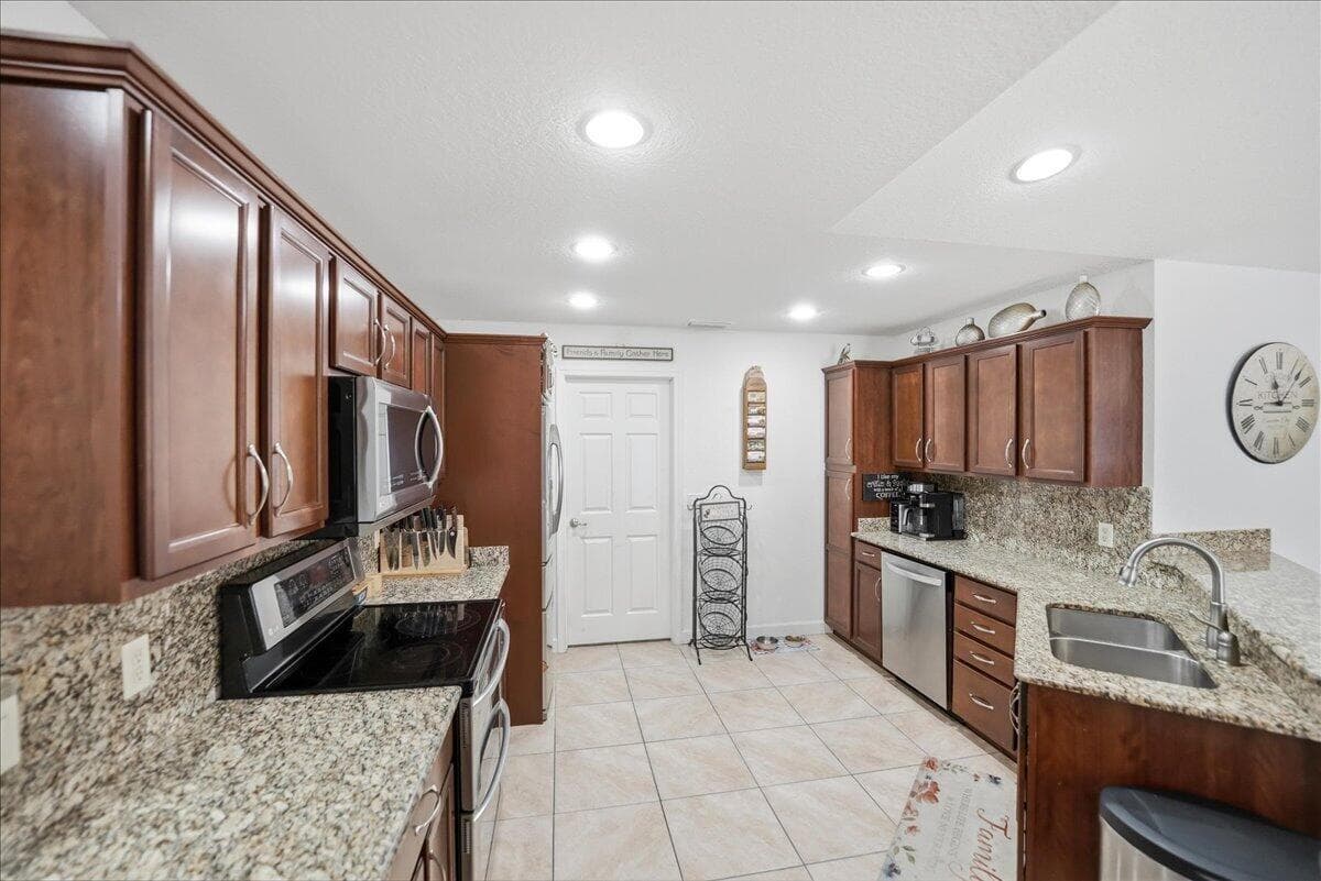 130 Mediterranean Boulevard N photo 5