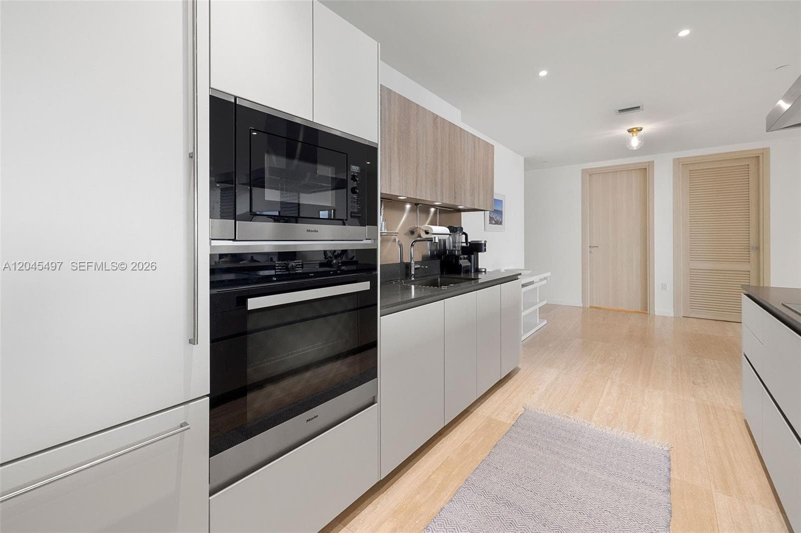 1000 Brickell Plz PH5403 photo 24