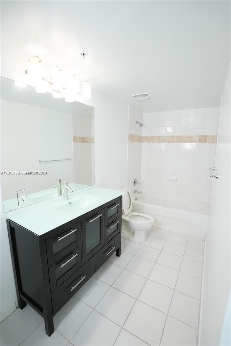 1861 NW S River Dr 2503 photo 10