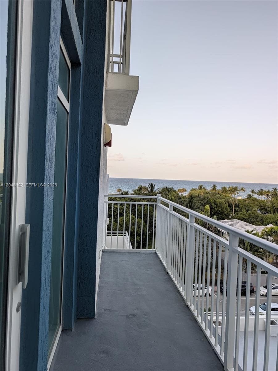 7600 Collins Ave 712 photo 11