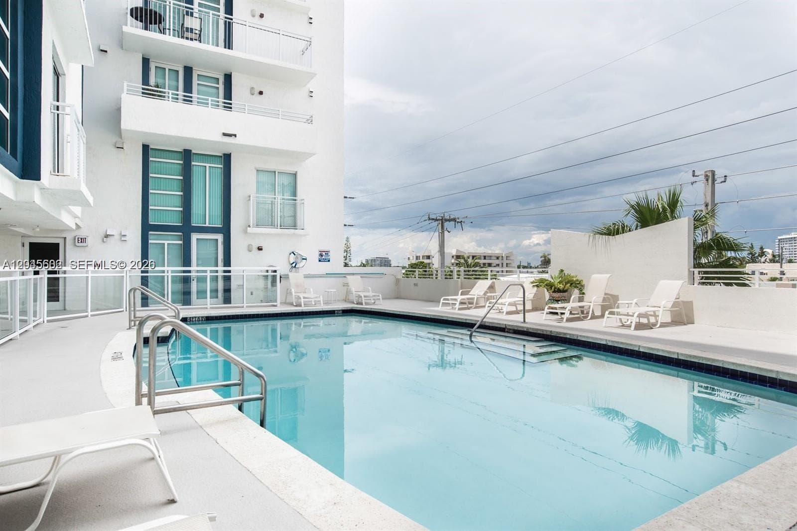 7600 Collins Ave 712 photo 4