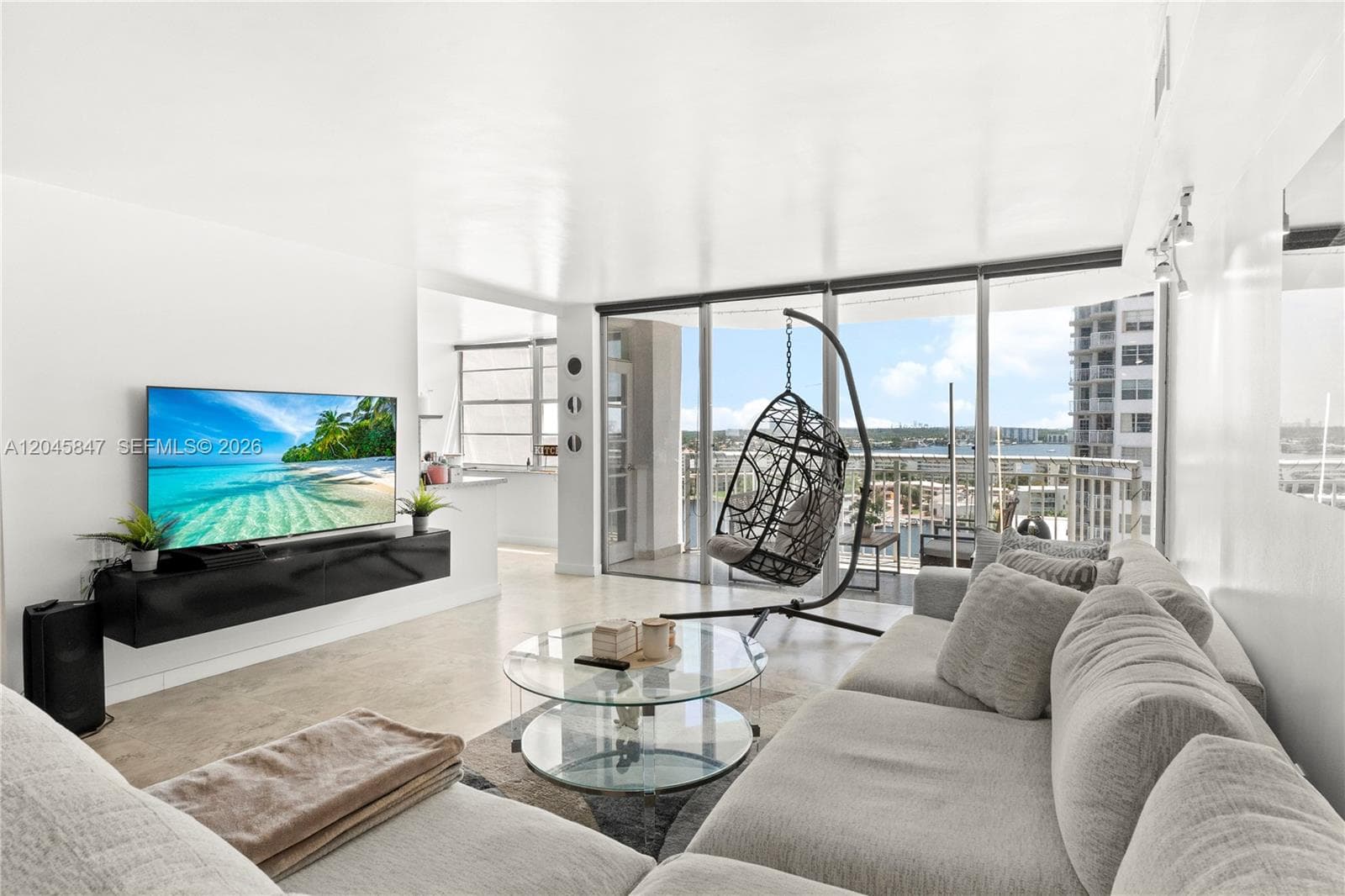 18071 Biscayne Blvd 1404 photo 6