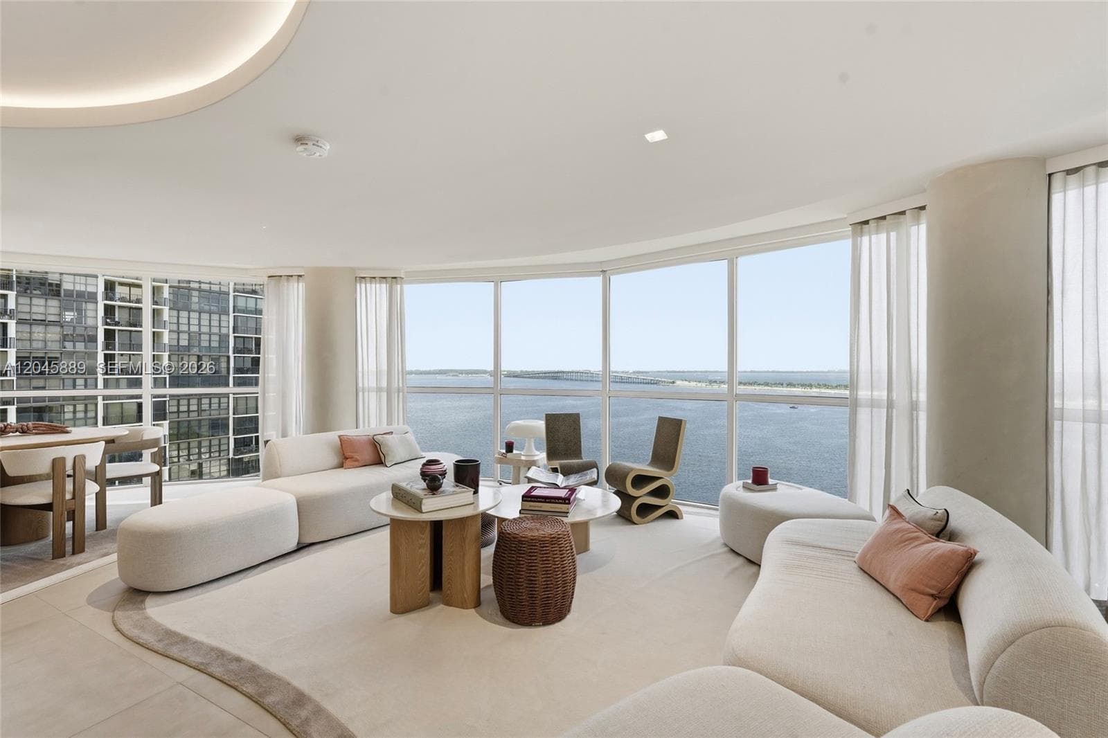 2025 Brickell Ave 1401 photo 2