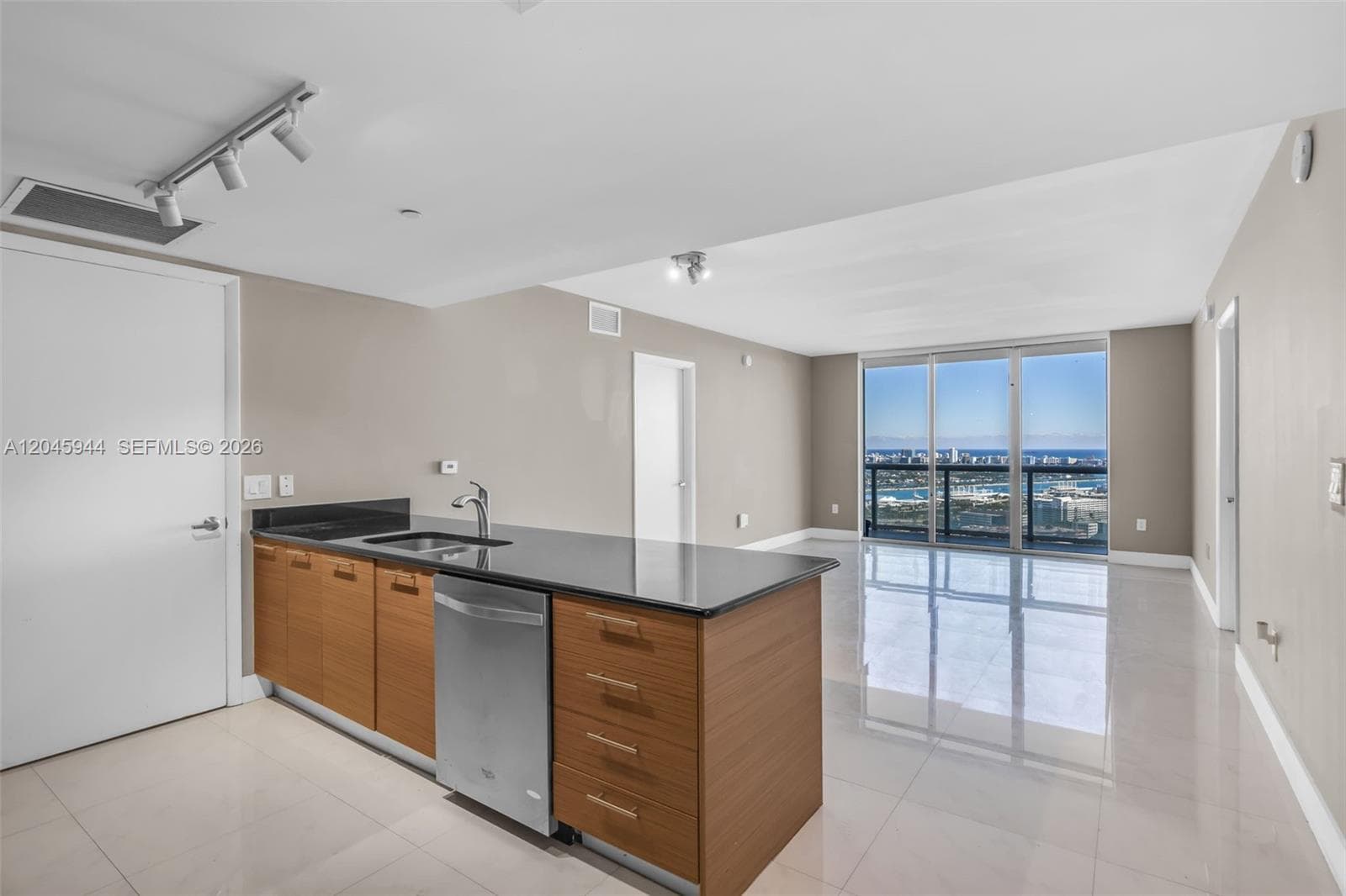 50 Biscayne Blvd 4208 photo 6