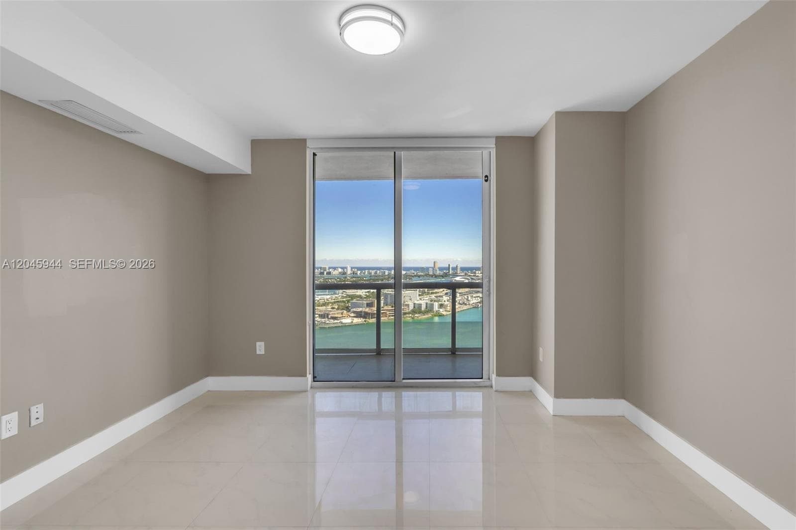 50 Biscayne Blvd 4208 photo 19