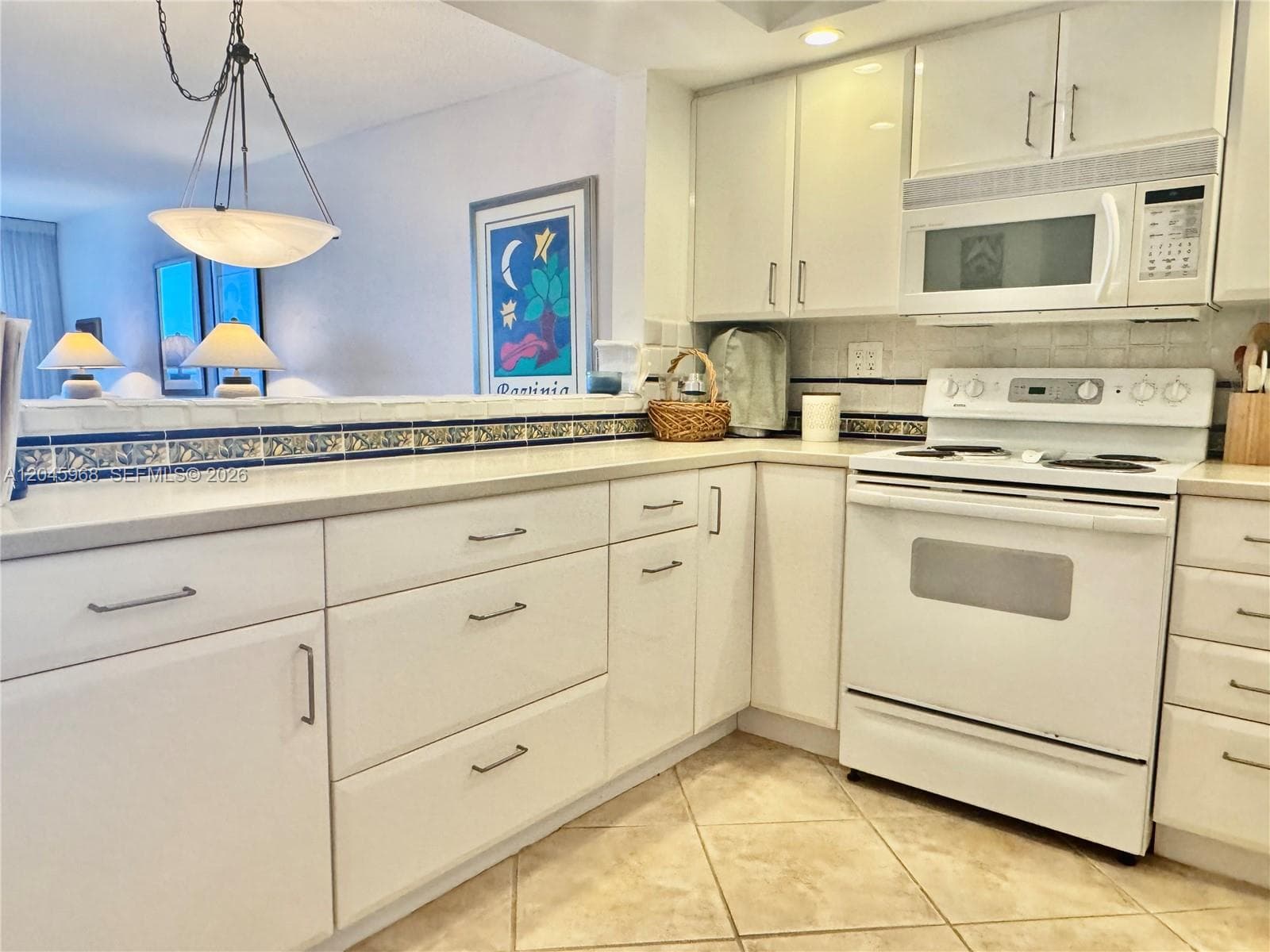 400 N Surf Rd RGB photo 6