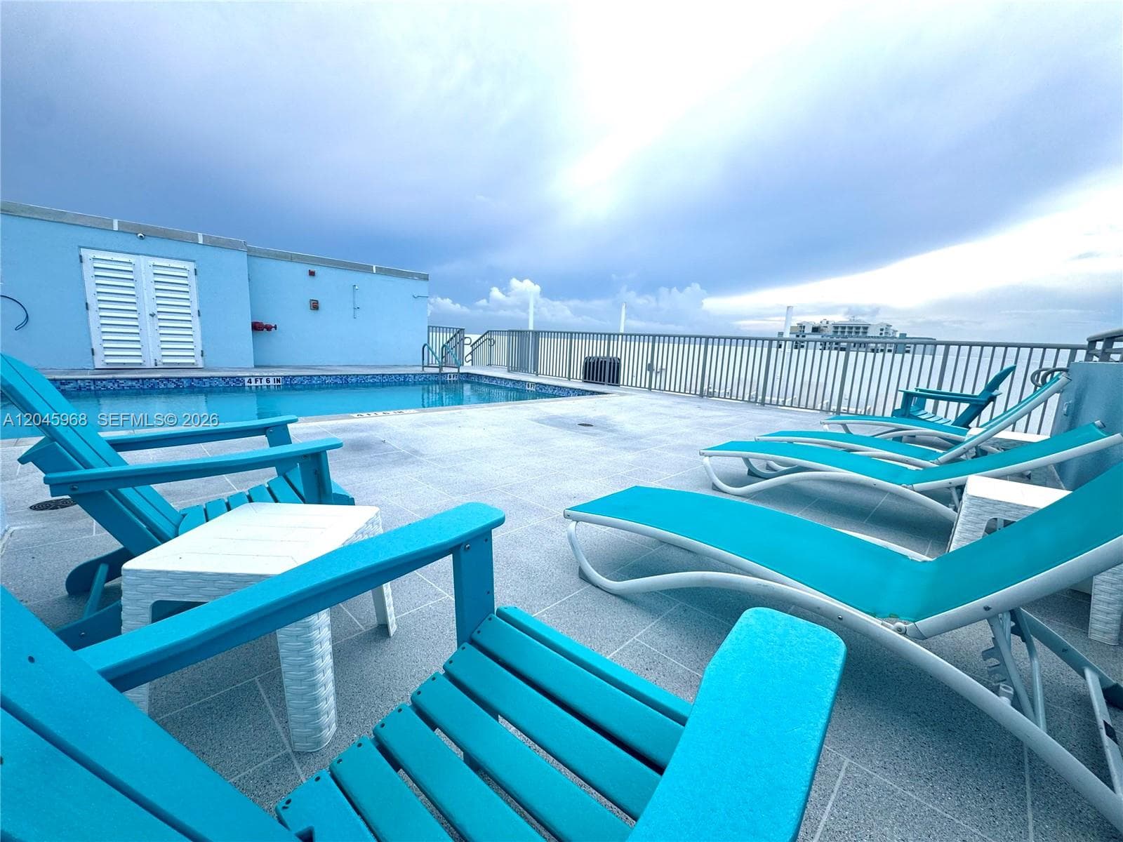 400 N Surf Rd RGB photo 16