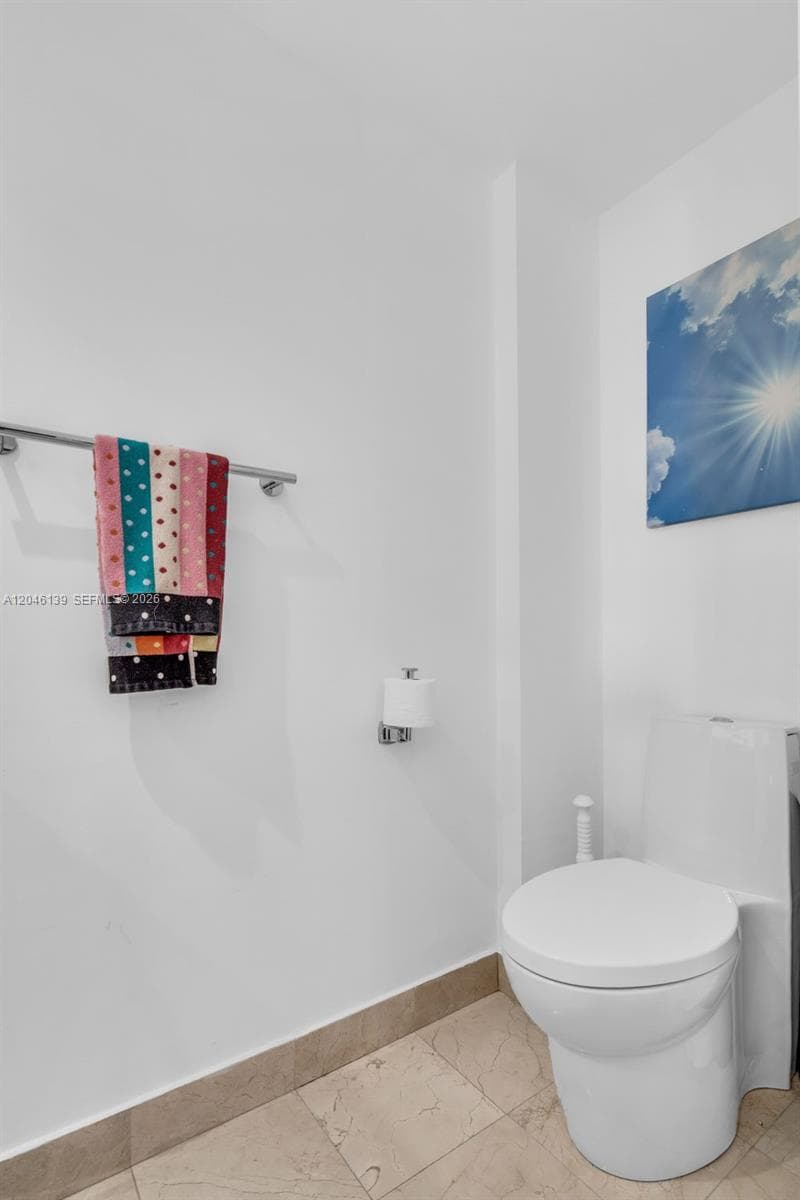 6917 Collins Ave 404 photo 17