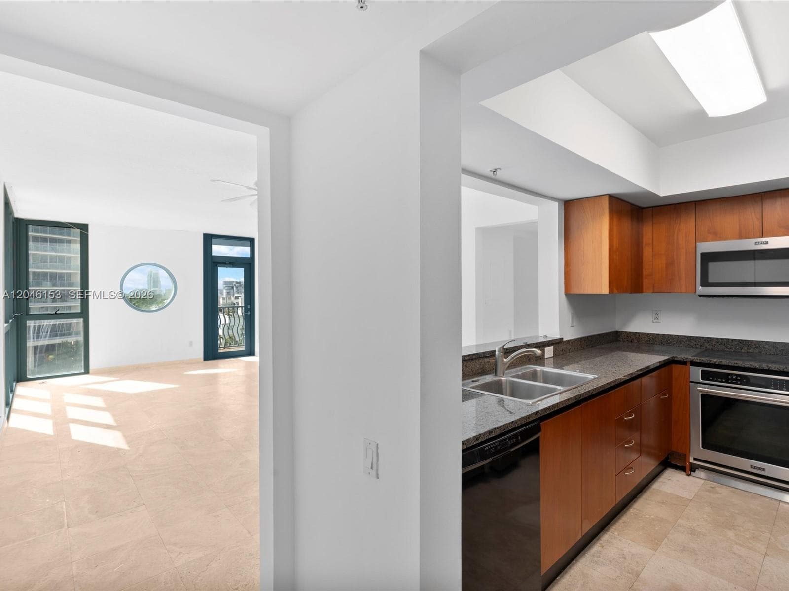 1500 Ocean Dr 708 photo 4