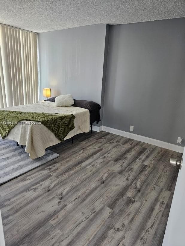 7601 E Treasure Dr 811 photo 17