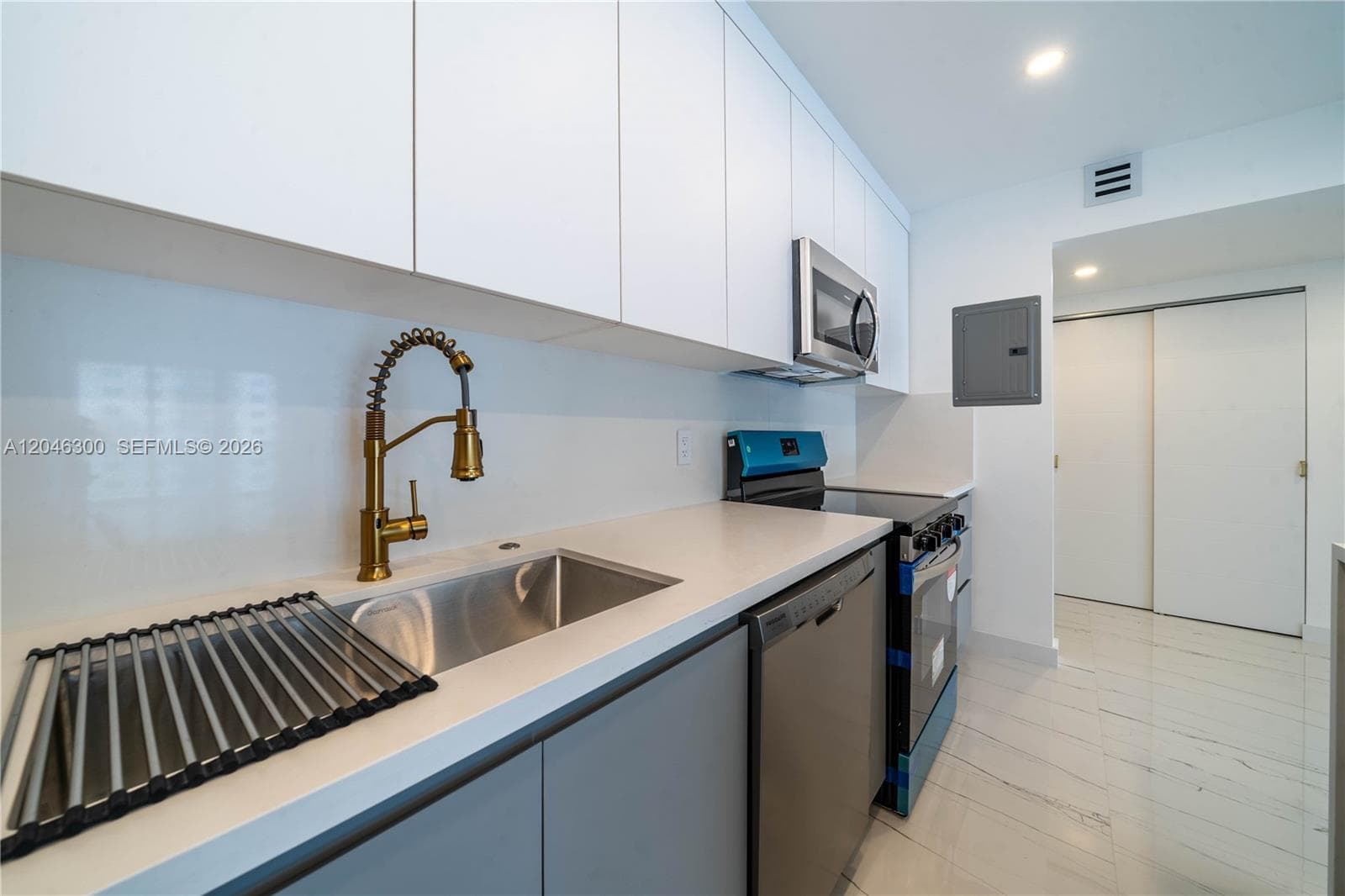 19380 Collins Ave 1105 photo 6