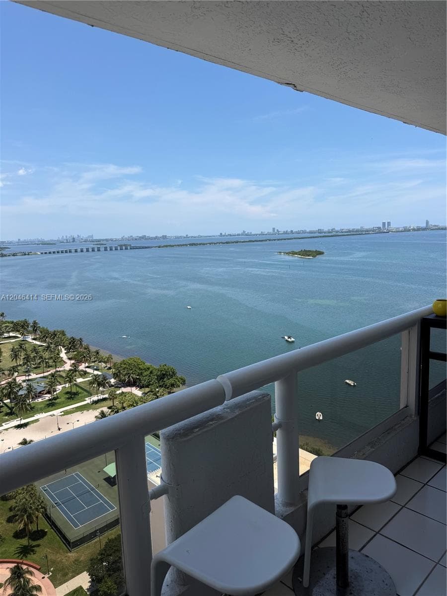 1717 N Bayshore Dr A-2847 photo 2