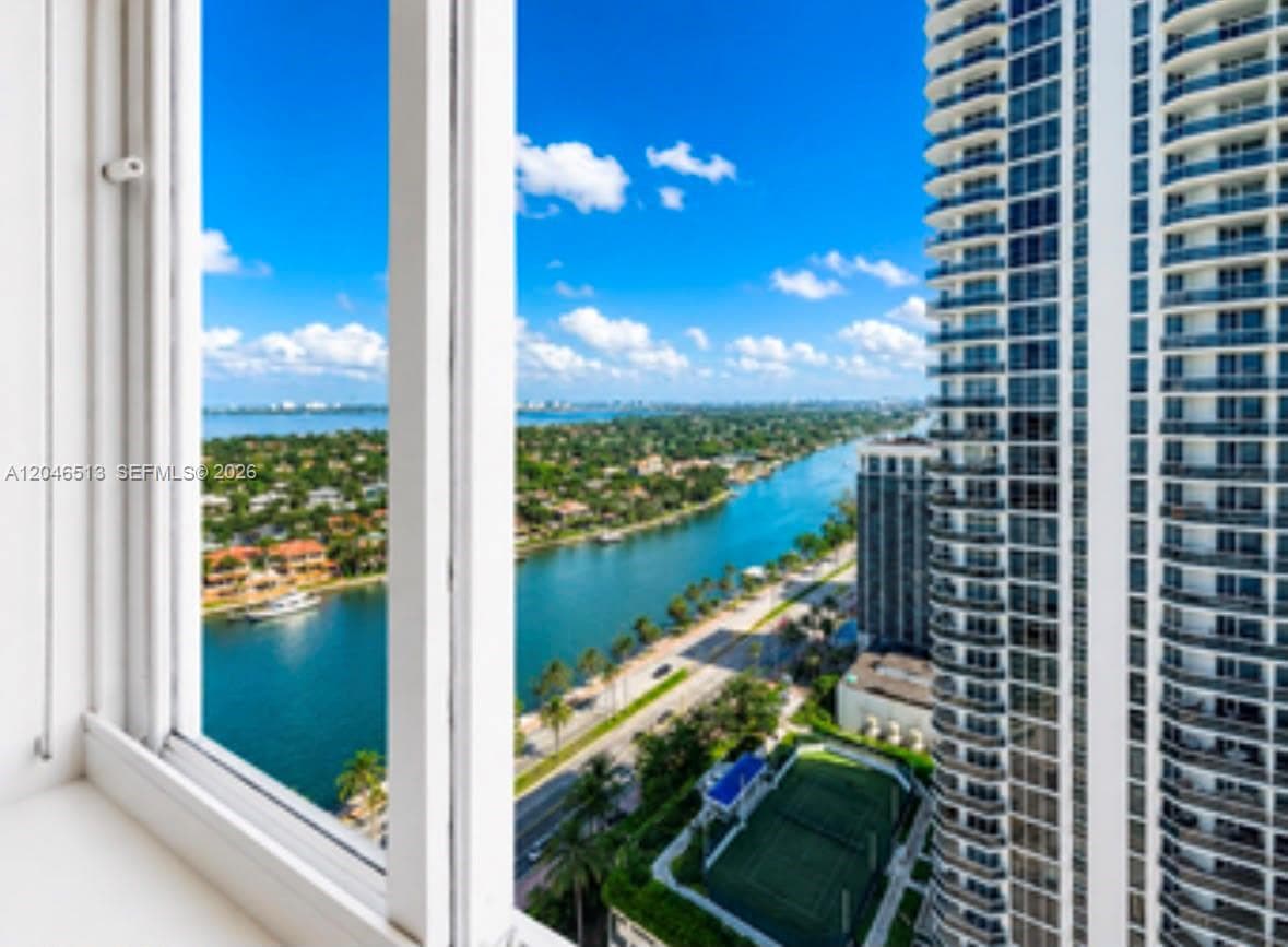 4775 Collins Ave 2407 photo 11