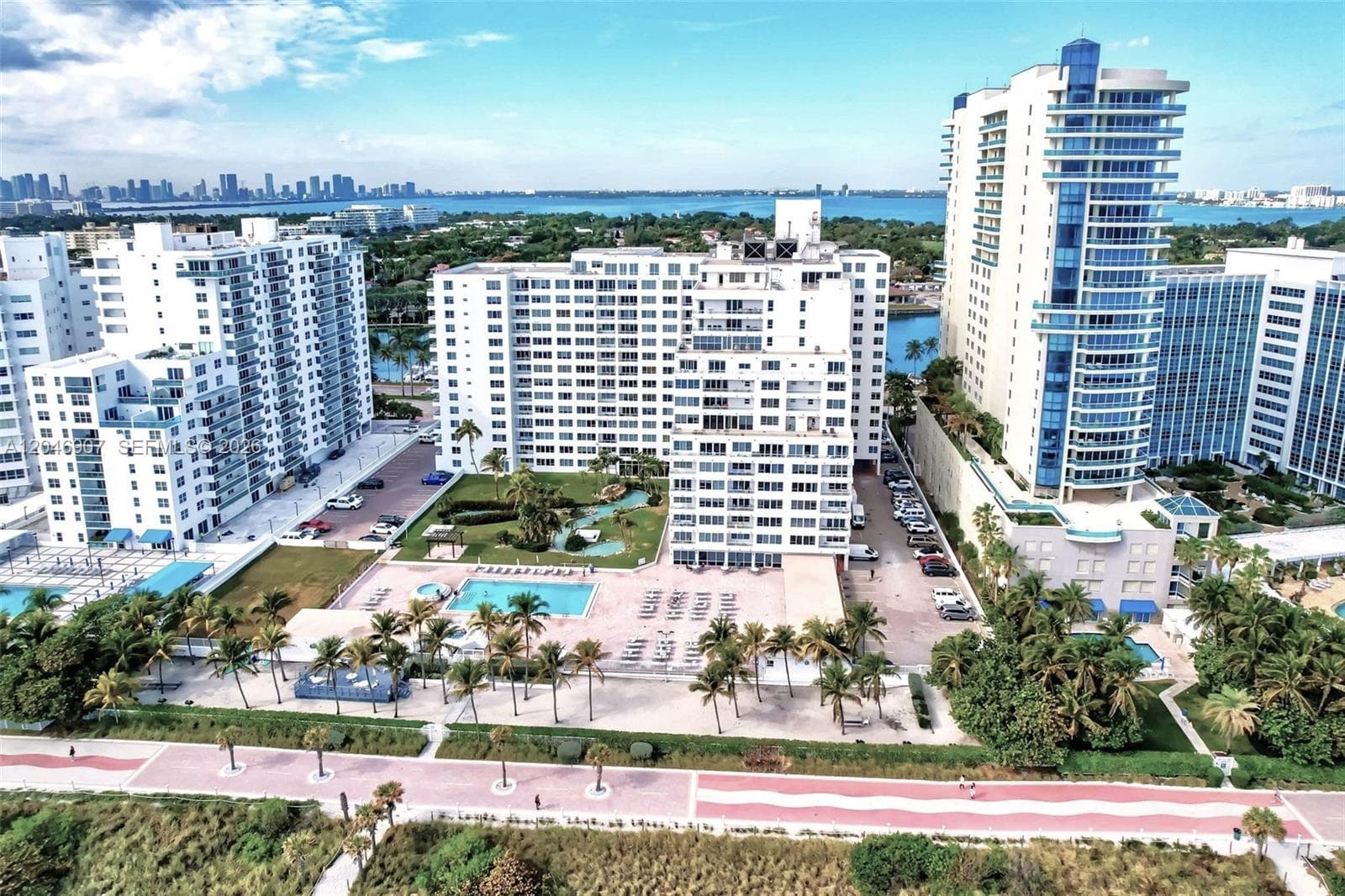 5005 Collins Ave 1224 photo 2