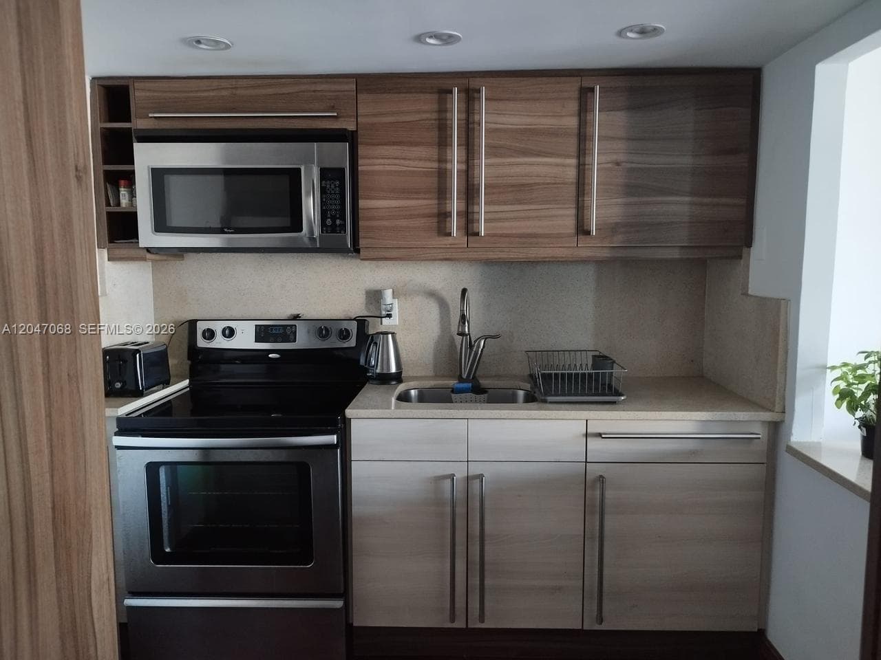 5401 Collins Ave 1110 photo 10
