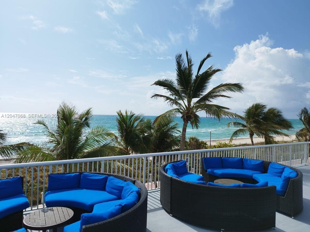 5401 Collins Ave 1110 photo 4