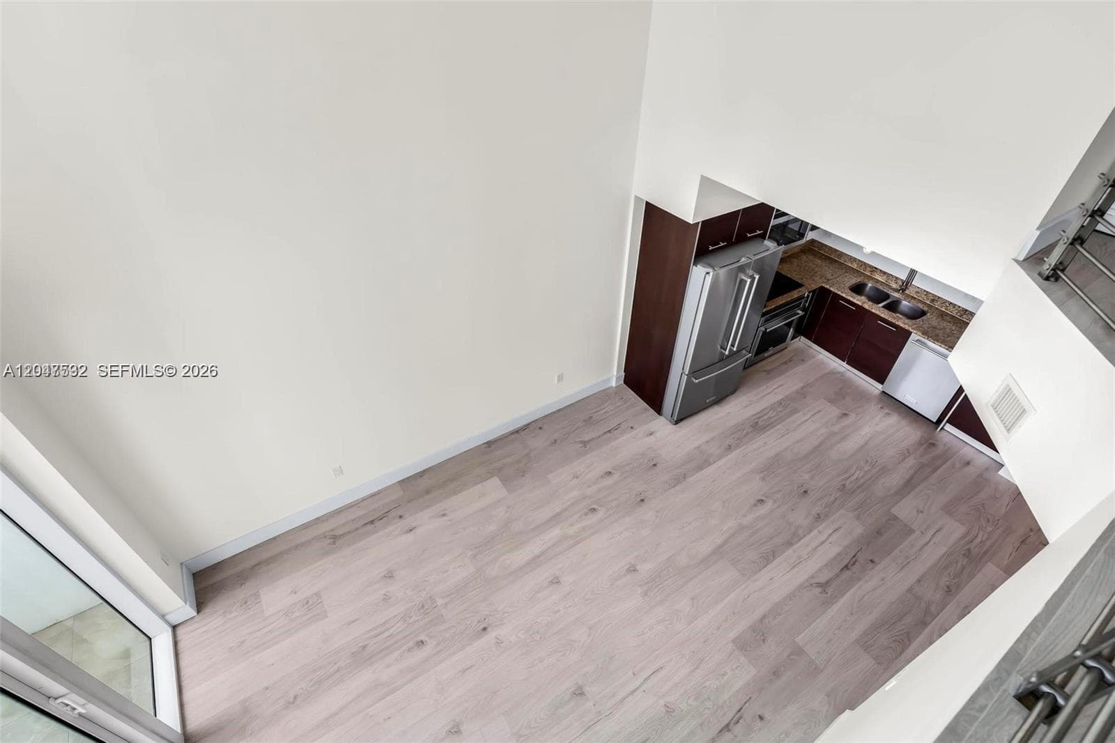 41 SE 5th St 1709 photo 23