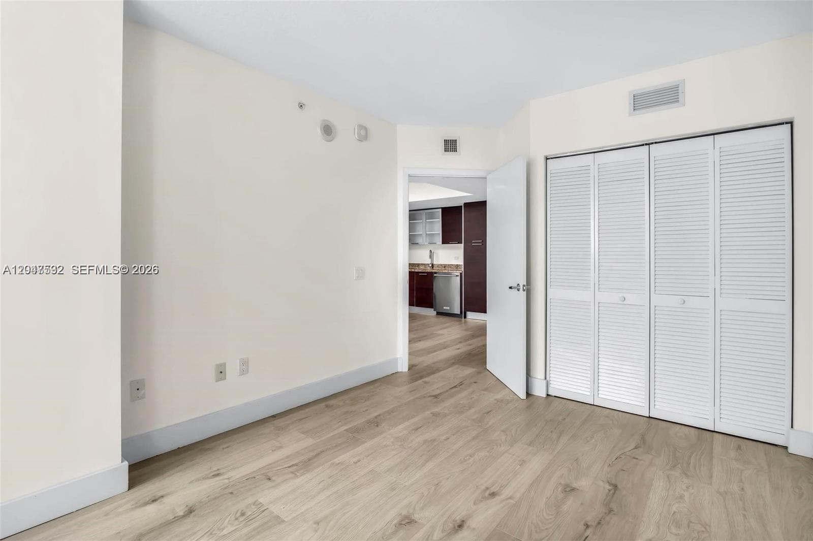41 SE 5th St 1709 photo 11