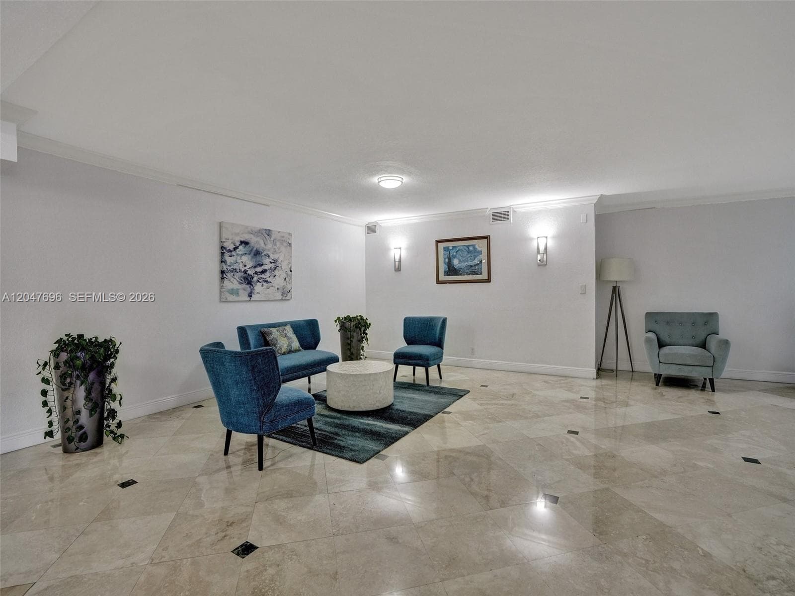 800 Parkview Dr 131 photo 4