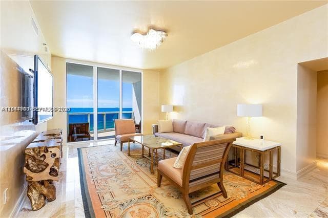 16001 Collins Ave 1106 photo 4