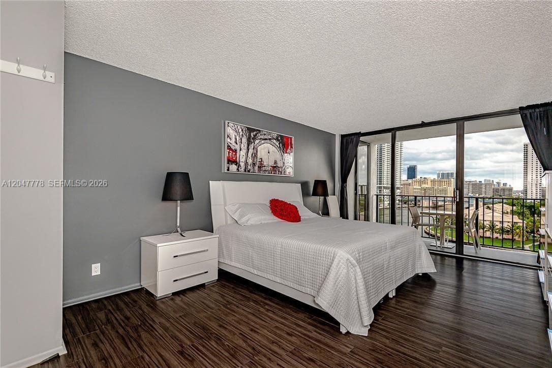 200 Leslie Dr 926 photo 7