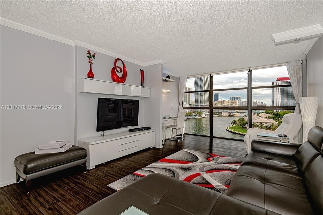 200 Leslie Dr 926 photo 4