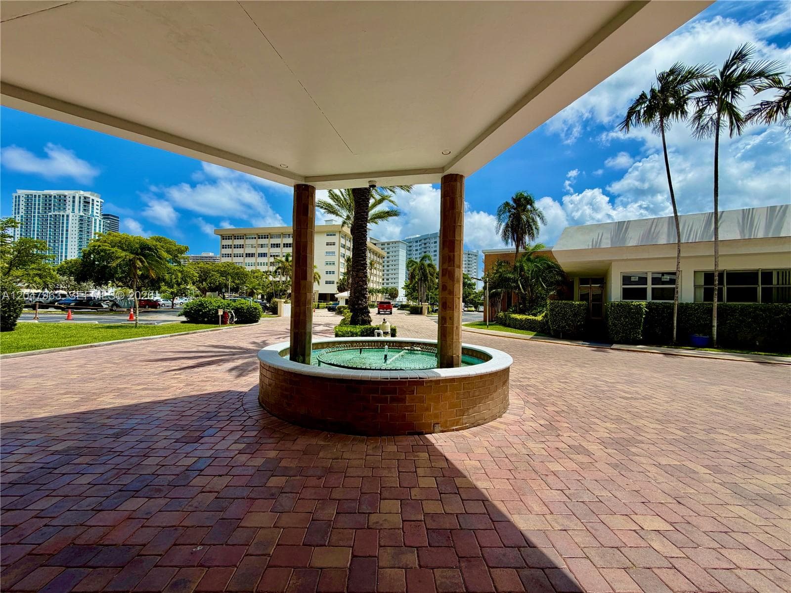 100 Golden Isles Dr 901 photo 6