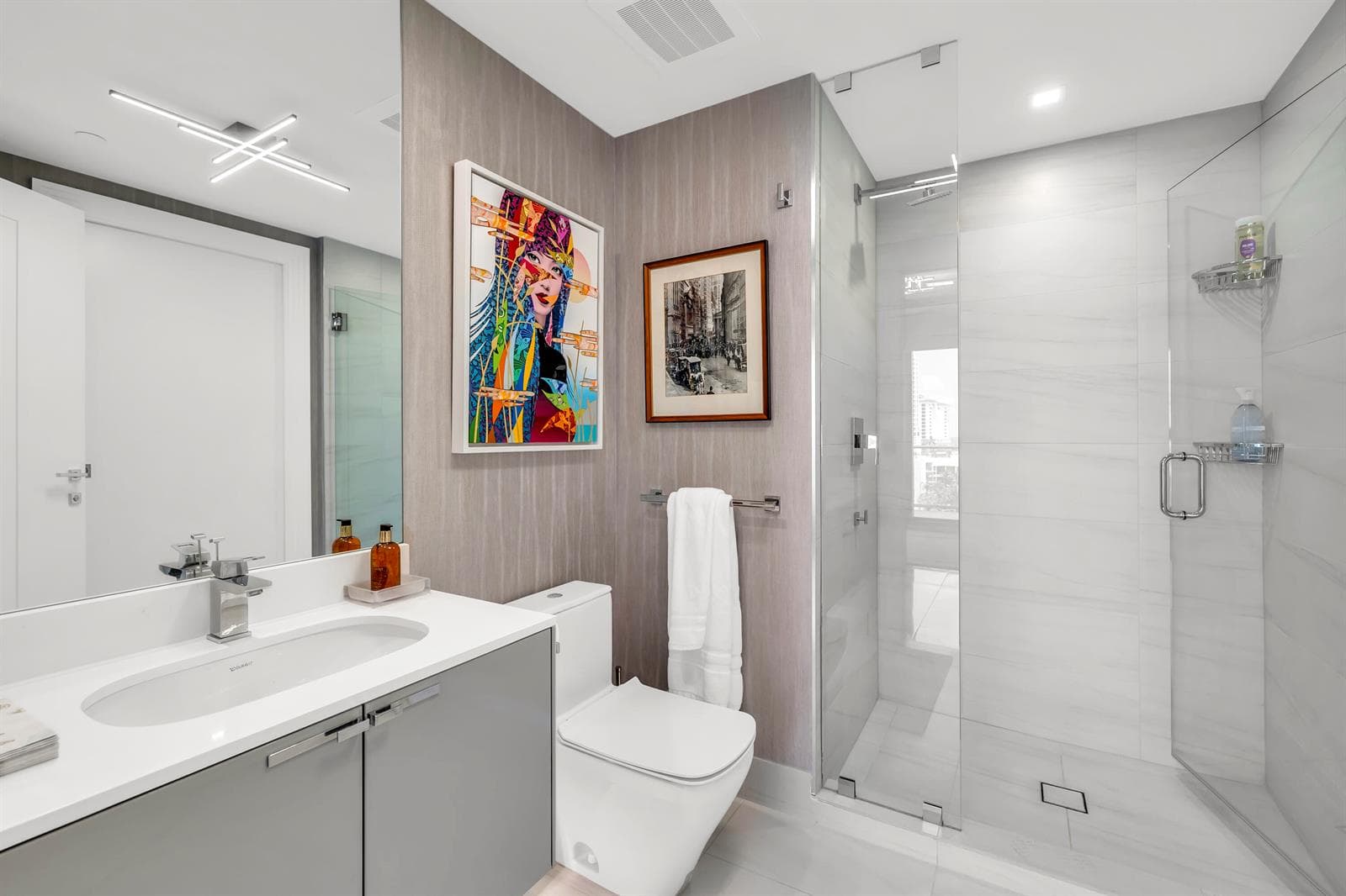 435 Bayshore Drive 602 photo 14