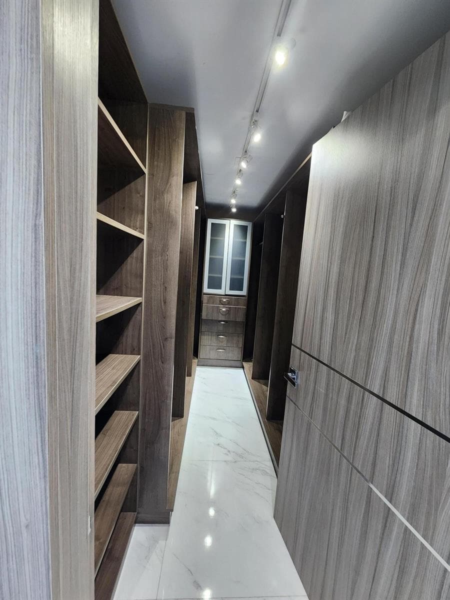 17301 Biscayne Boulevard 1202 photo 17