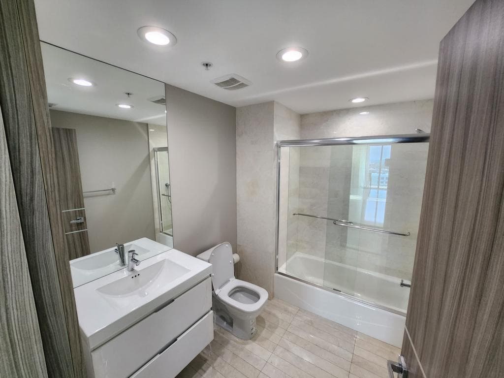 17301 Biscayne Boulevard 1202 photo 25
