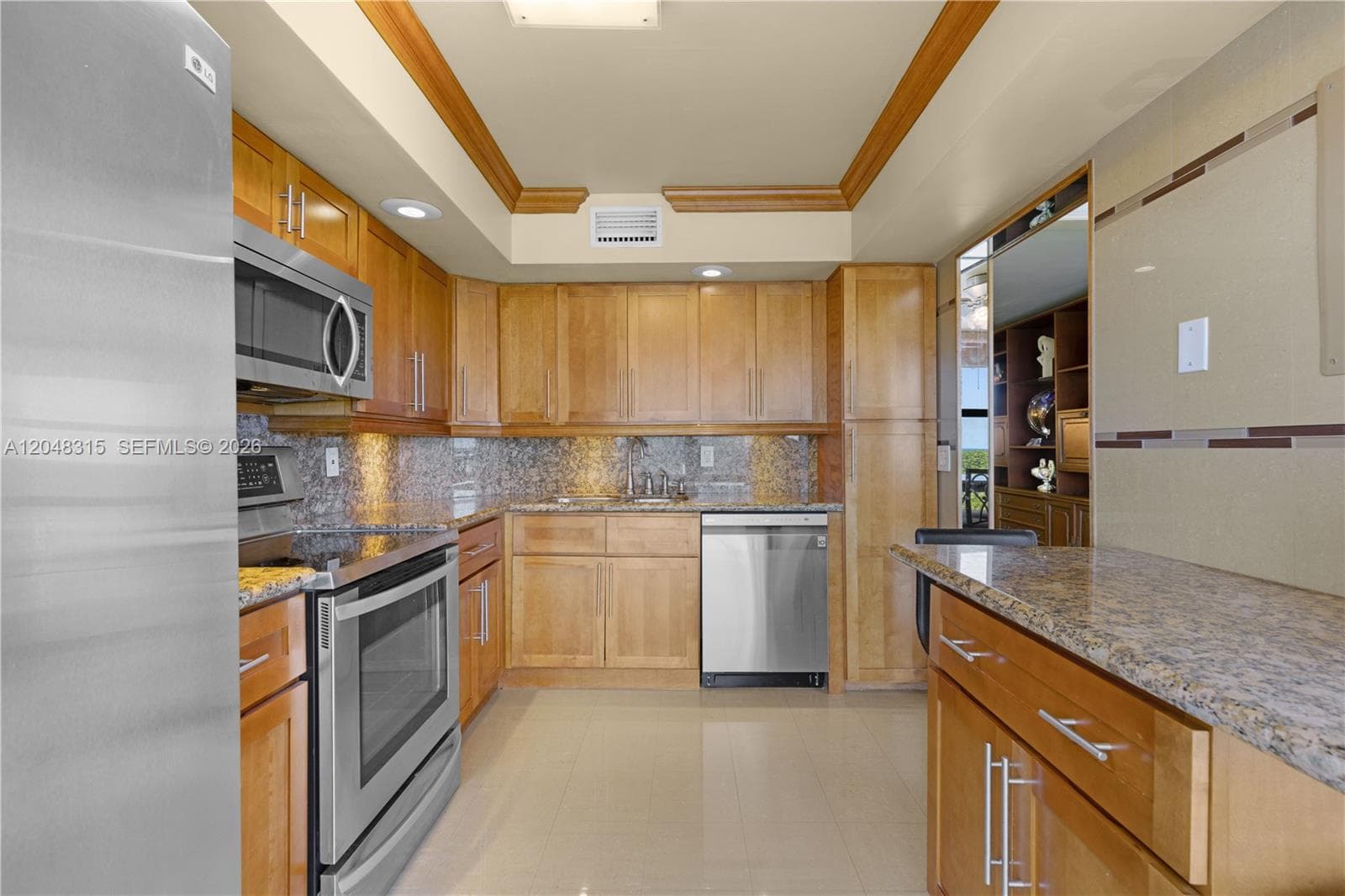 6423 Collins Ave 703 photo 23