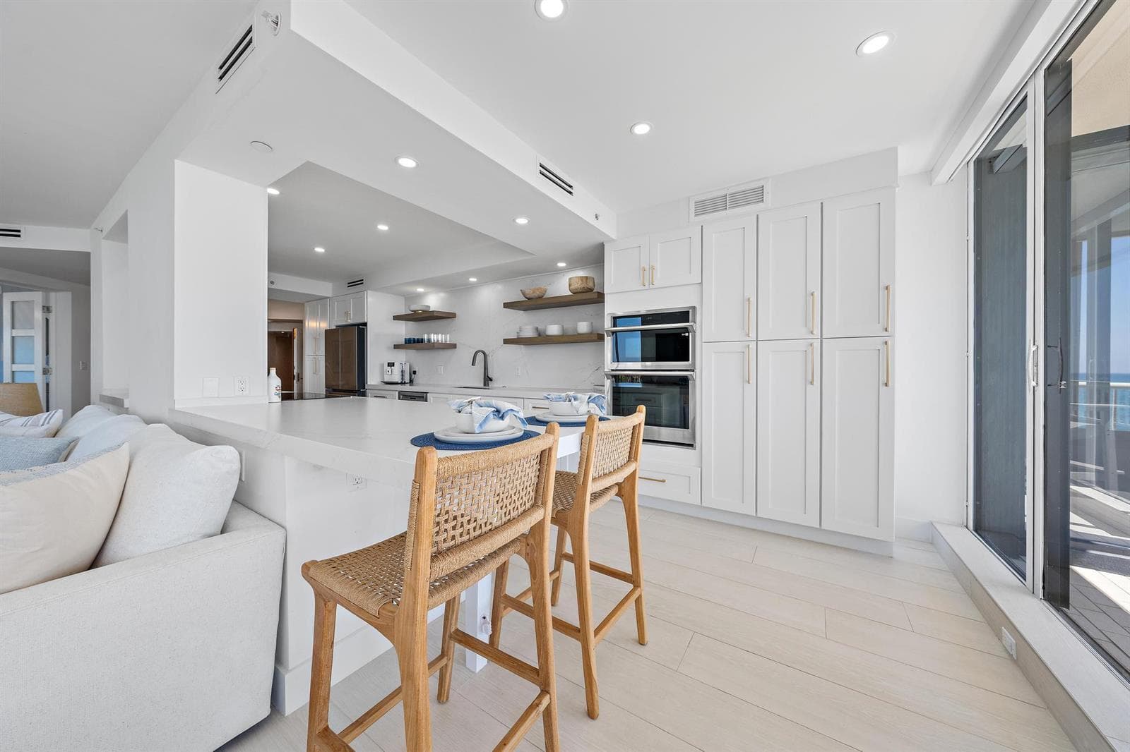 5250 N Ocean Drive 5s photo 8