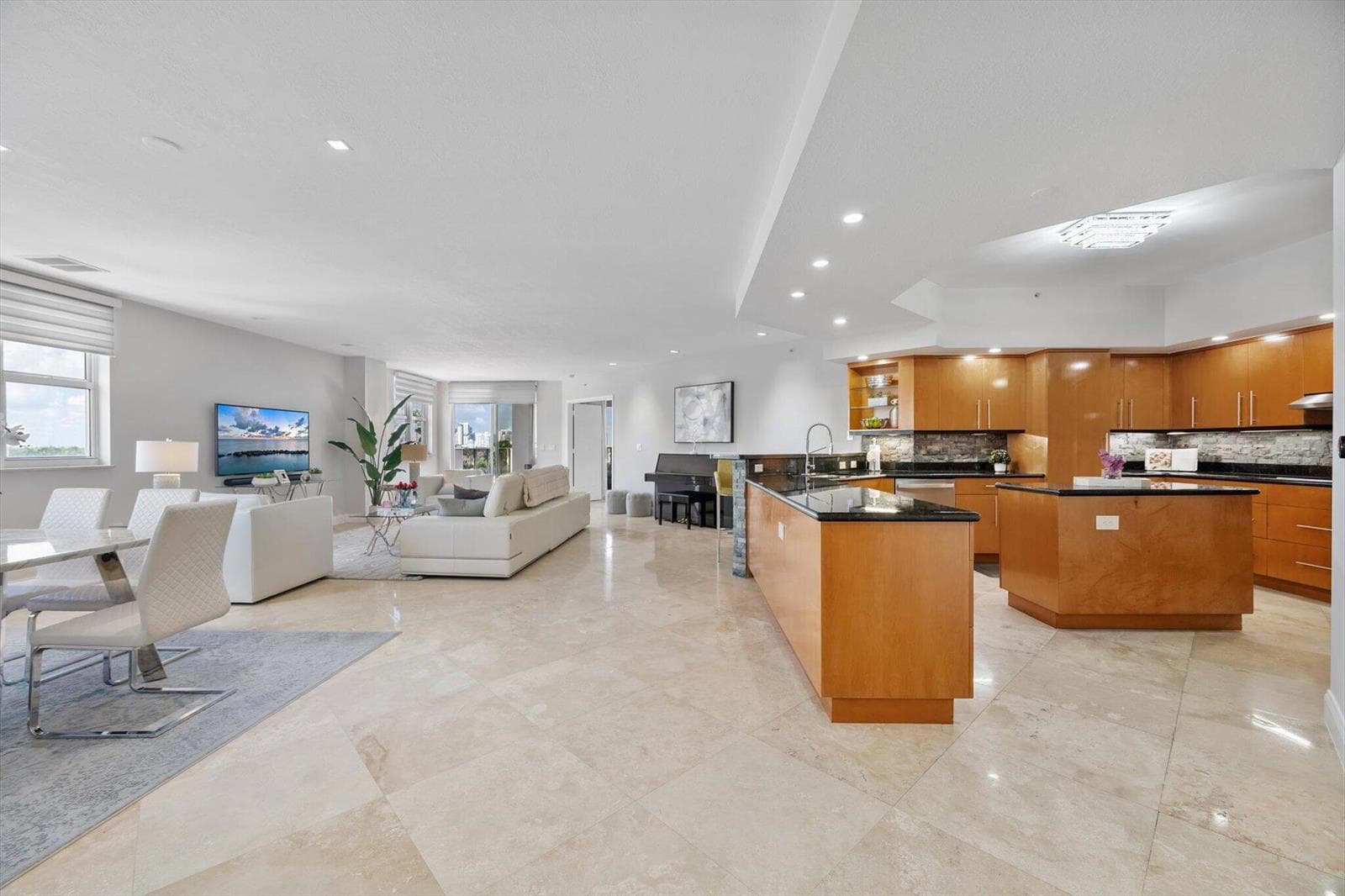 615 Bayshore Drive 603 photo 6