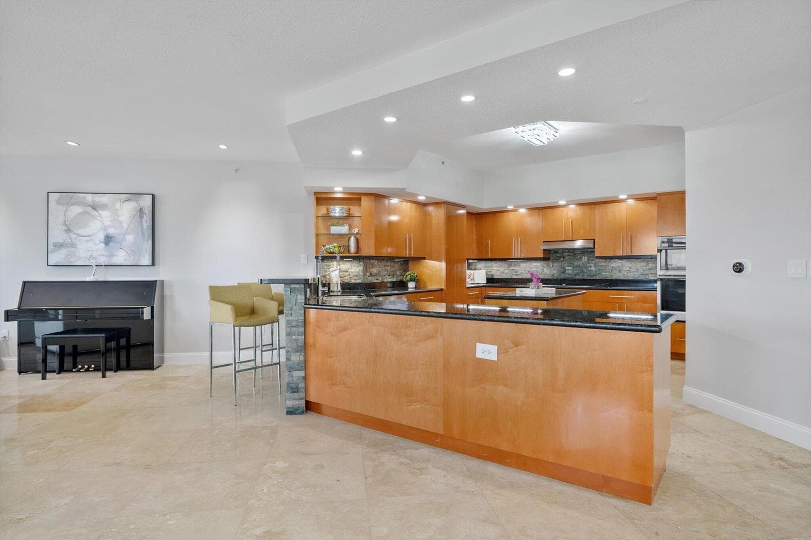 615 Bayshore Drive 603 photo 14
