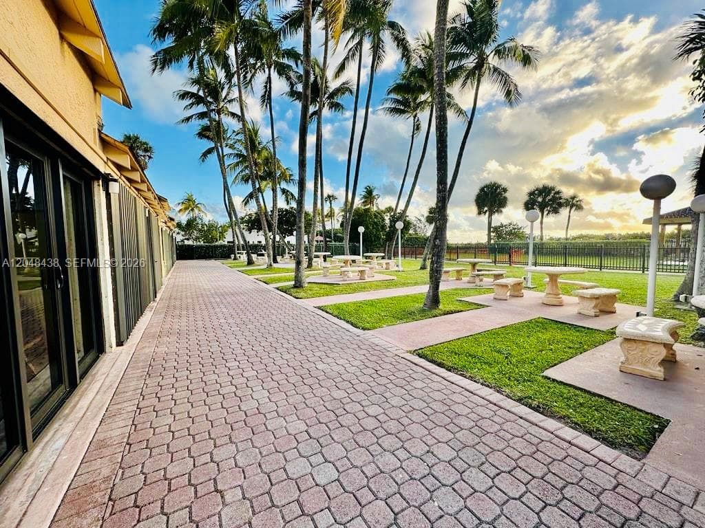2555 Collins Ave PH214 photo 20