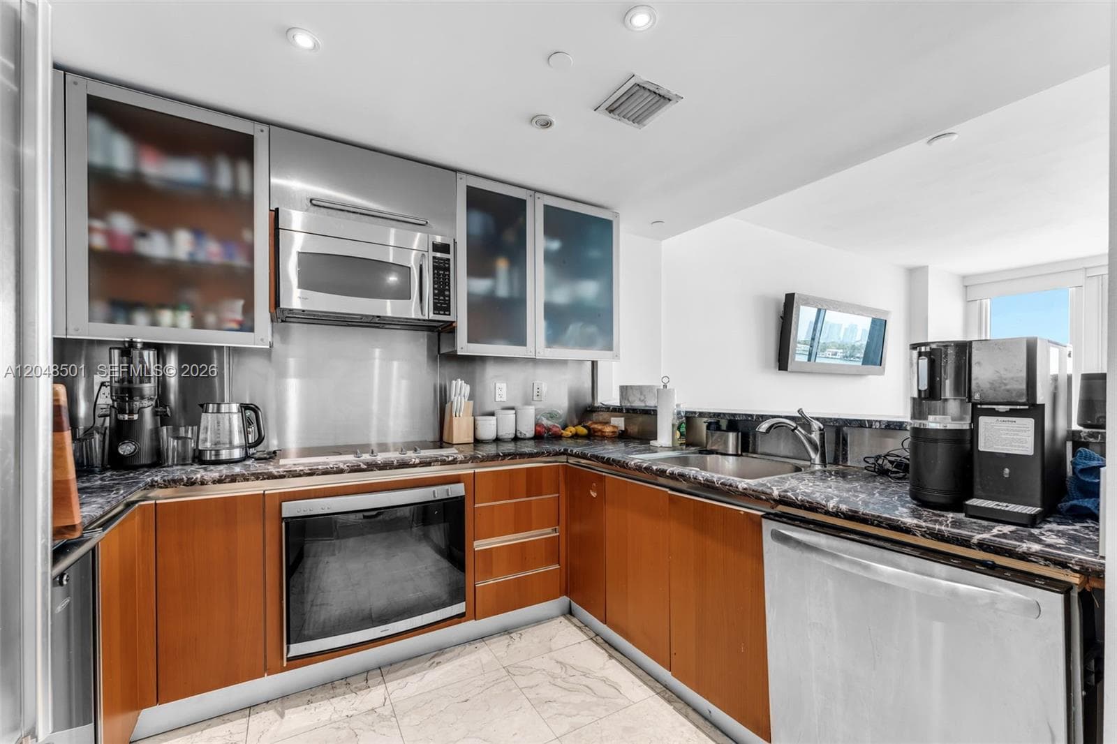 520 West Ave 604 photo 7