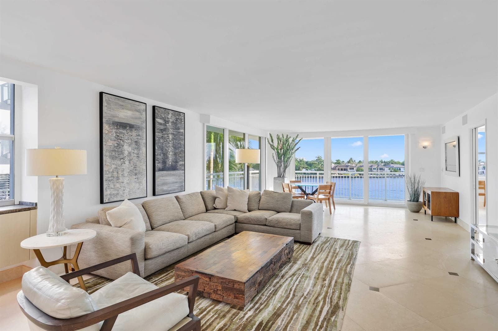 511 Bayshore Drive 401 photo 6