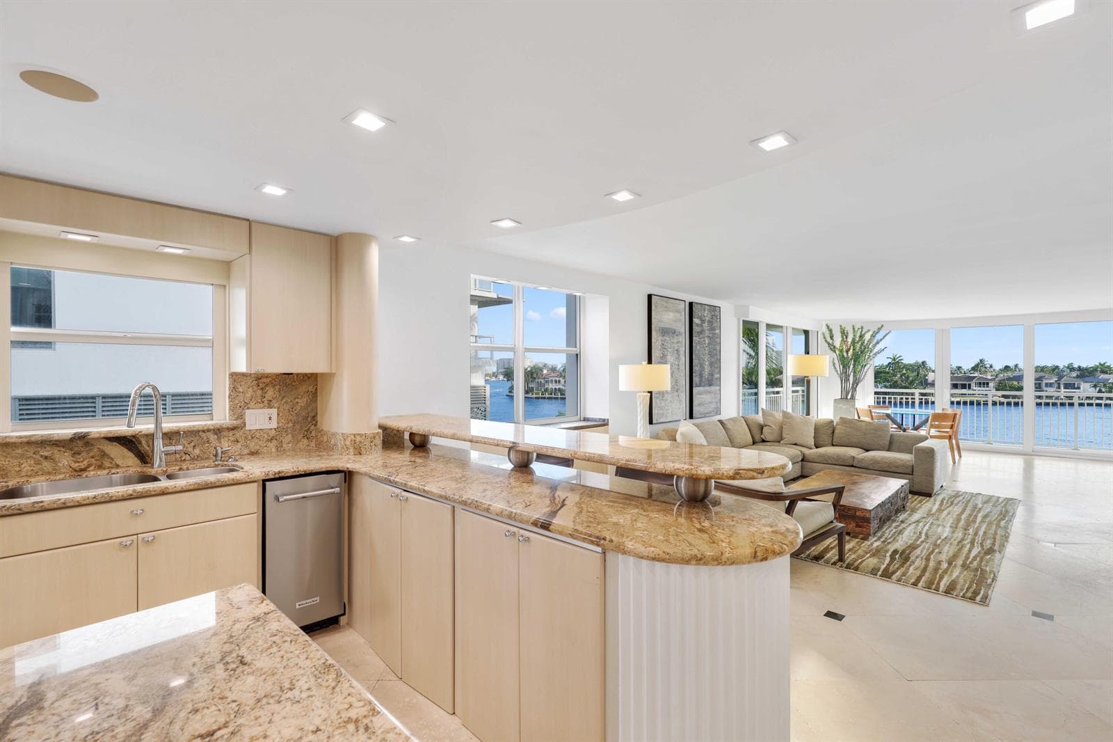 511 Bayshore Drive 401 photo 7