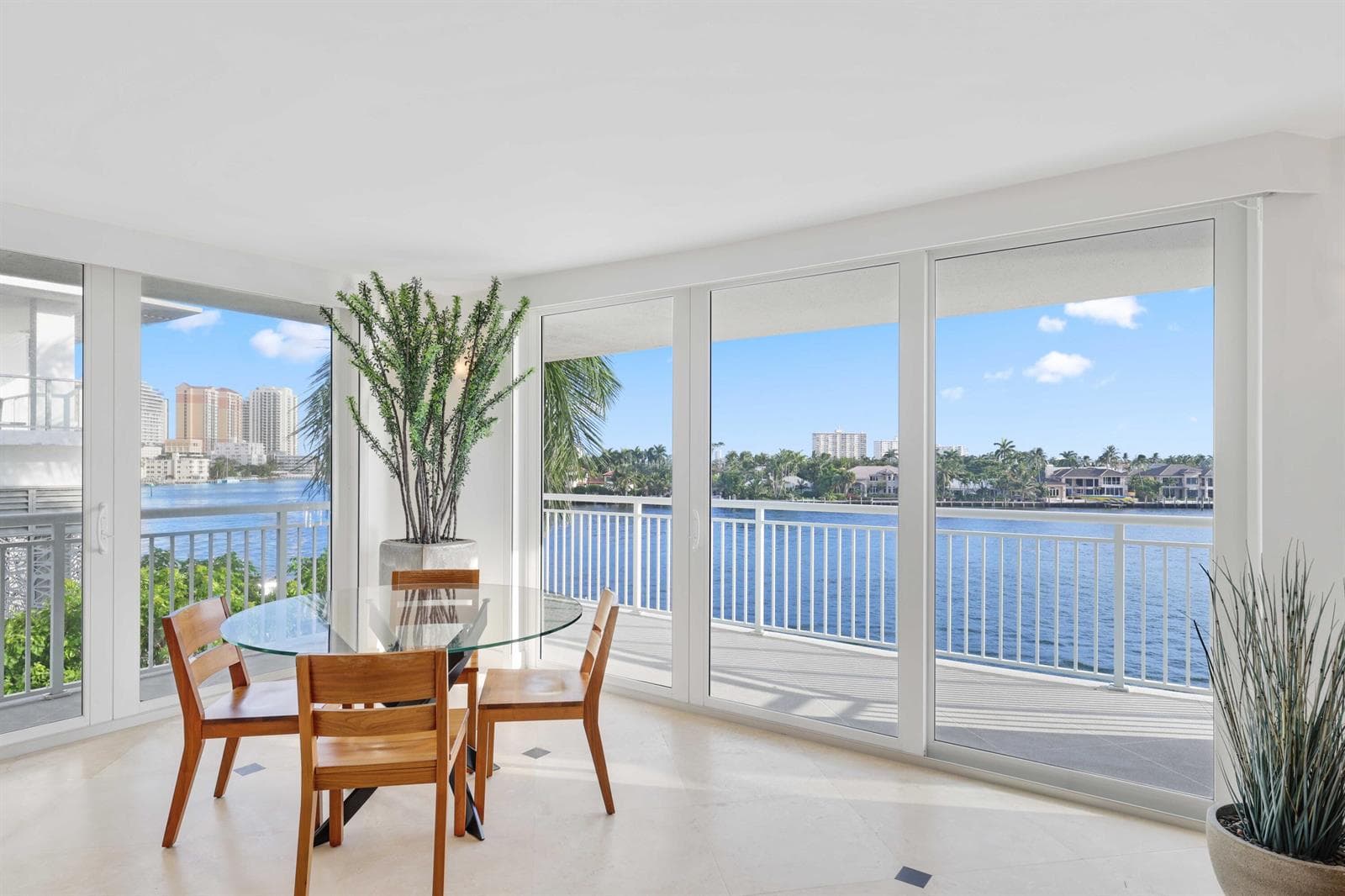 511 Bayshore Drive 401 photo 11