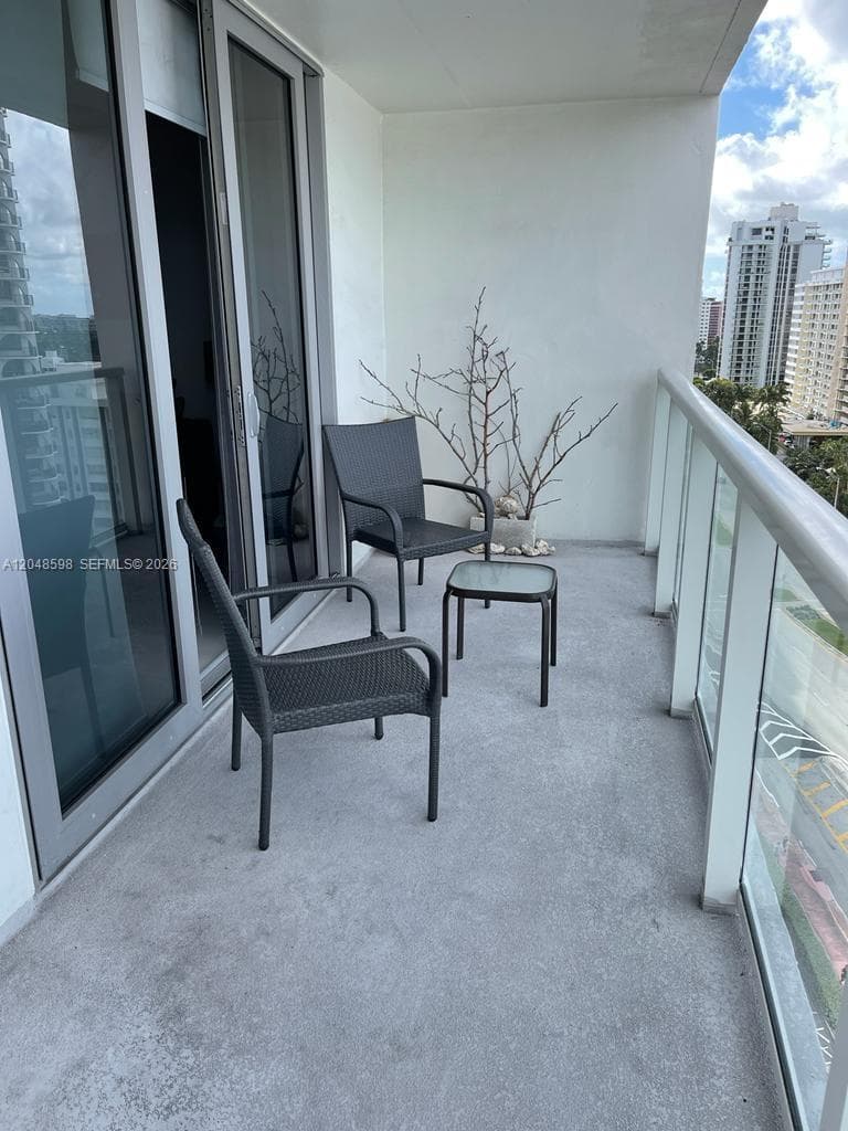 5701 Collins Ave 1411 photo 2