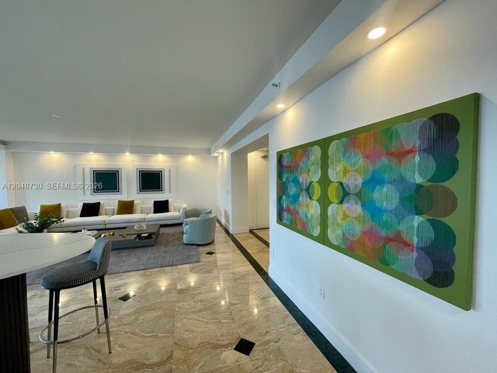 1103 photo 10