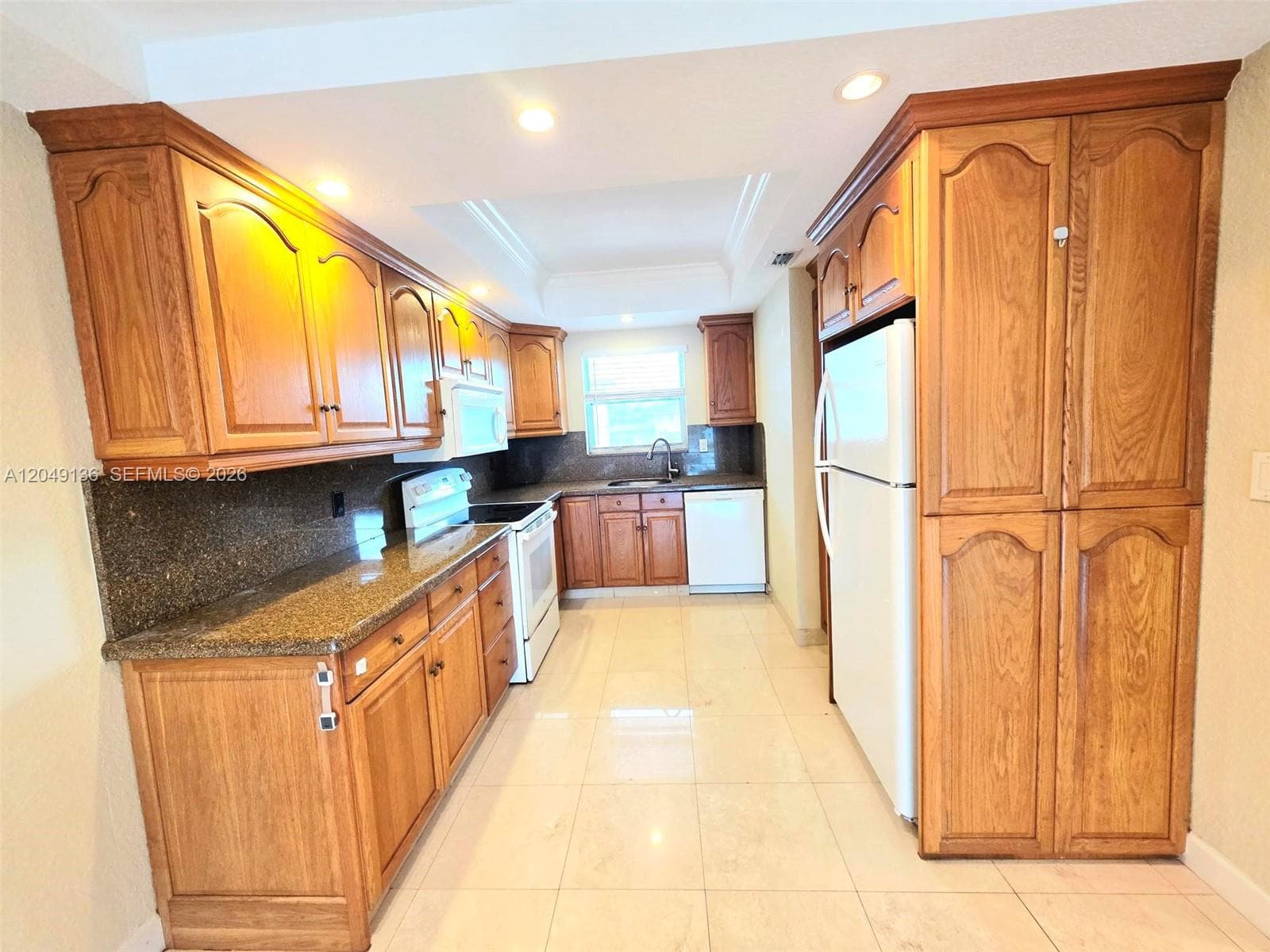 1400 NE 57th Ct 202 photo 3